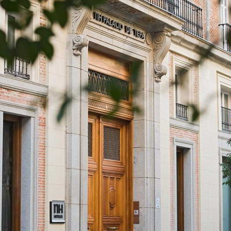 Nh Collection Madrid Palacio De Tepa Exteriör bild The front door of the house